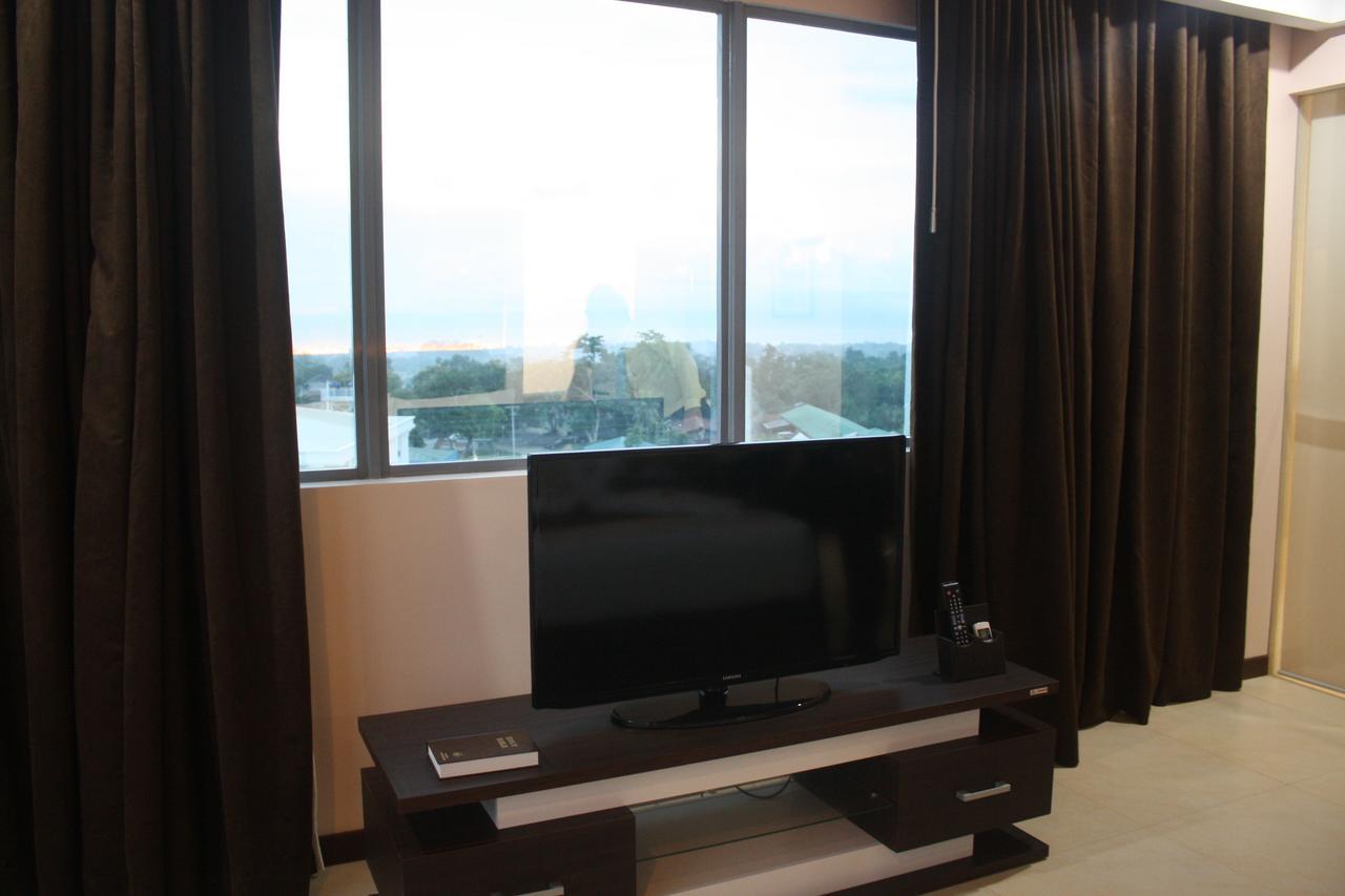 Kew Hotel Tagbilaran Esterno foto