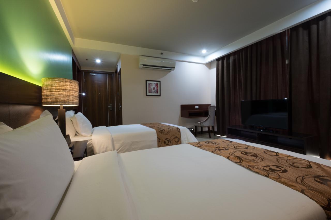 Kew Hotel Tagbilaran Esterno foto
