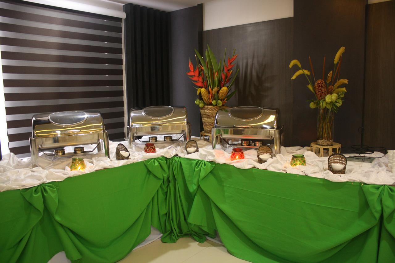 Kew Hotel Tagbilaran Esterno foto