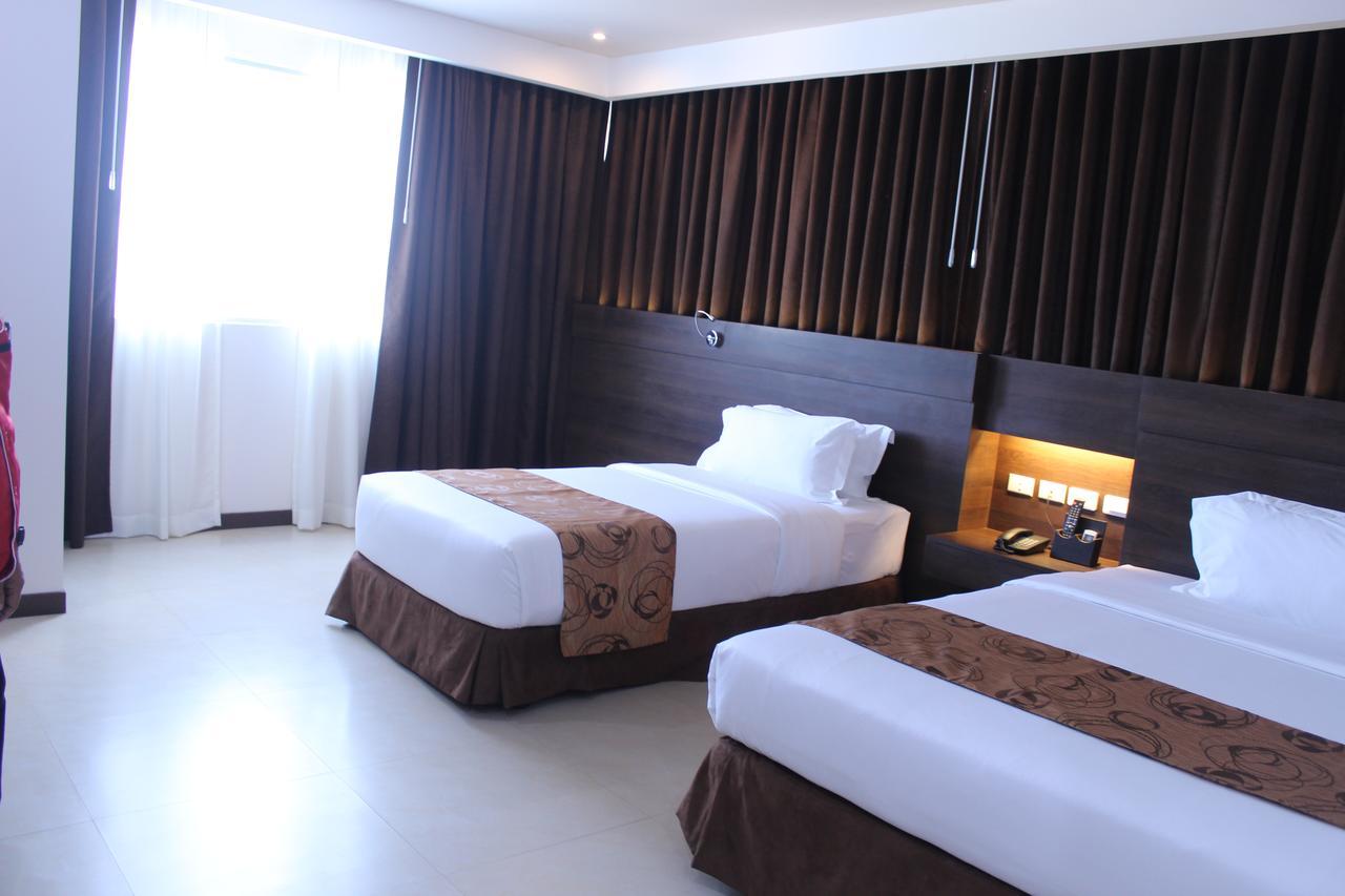 Kew Hotel Tagbilaran Esterno foto