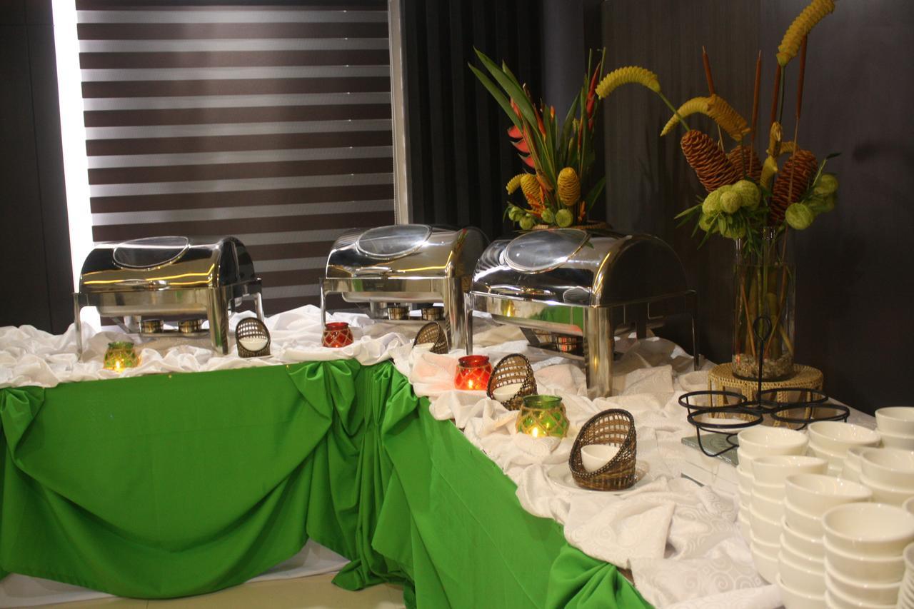 Kew Hotel Tagbilaran Esterno foto