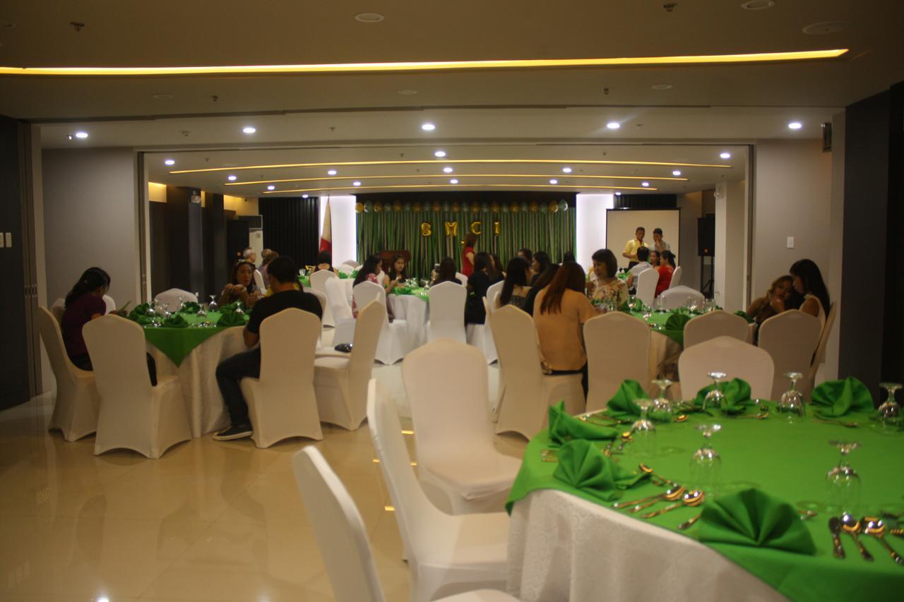 Kew Hotel Tagbilaran Esterno foto