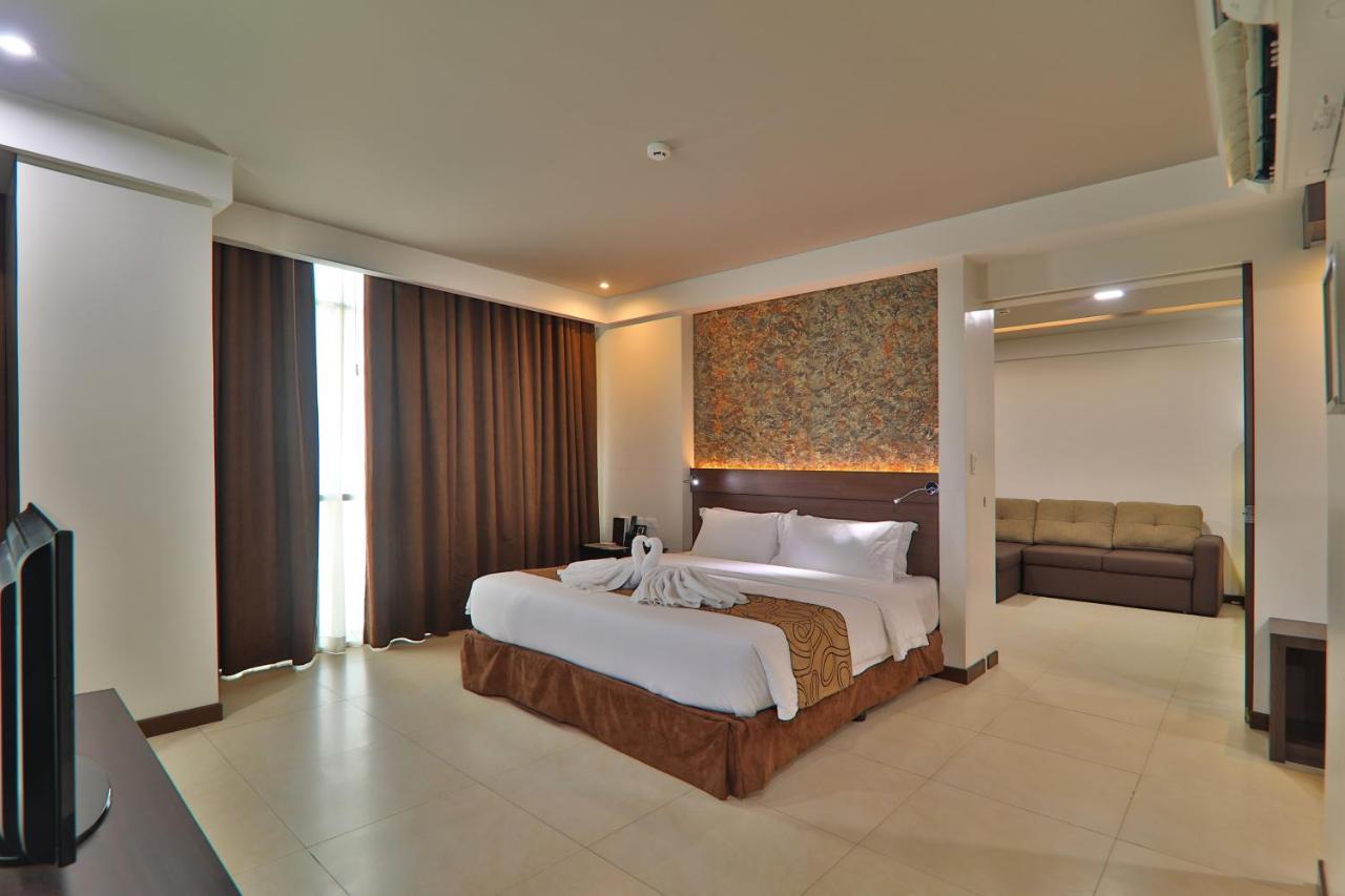 Kew Hotel Tagbilaran Esterno foto
