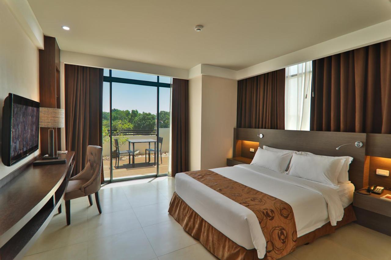 Kew Hotel Tagbilaran Esterno foto